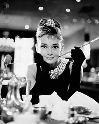 Audrey hepburn (petit déjeuner chez tiffany's). DIAYTAR SENEGAL  est là pour rendre votre budget heureux et votre shopping facile. Parcourez notre gamme complète de produits discount de qualité supérieure allant de la maison à l'électroménager, de l'informatique à la mode, et trouvez des articles pour chaque aspect de votre vie à des prix imbattables!