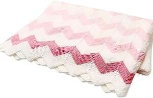 Couverture douce tricotée star babies 70 x 90 cm rose et blanc. DIAYTAR SENEGAL, votre solution intelligente pour des achats malins. Découvrez notre boutique en ligne et bénéficiez de prix discount sur une large sélection de produits pour la maison, l'électroménager, l'informatique et la mode. Ne manquez pas l'opportunité de faire des économies avec DIAYTAR SENEGAL !