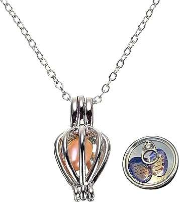Coffret saint valentin composé d'huîtres perlières naturelles (perles d'eau douce) et d'un collier en argent. DIAYTAR SENEGAL  - votre guichet unique en ligne pour des produits discount irrésistibles. Parcourez notre large éventail de gadgets innovants, d'équipements ménagers pratiques et de vêtements tendance à prix cassés. Ne manquez pas cette opportunité de faire de bonnes affaires et de réaliser des économies considérables.