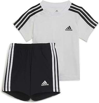 Ensemble de sport essentials unisexe pour enfant. À la recherche de bonnes affaires ? DIAYTAR SENEGAL  est là pour vous aider ! Découvrez notre boutique en ligne remplie de produits discount, des dernières tendances en mode aux gadgets les plus recherchés. Ne manquez pas nos prix imbattables !