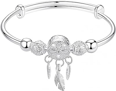 Bracelet fantaisie pour femme bracelet à pompon en plumes attrape rêves en argent accessoires de bijoux. Avec DIAYTAR SENEGAL, vous pouvez acheter intelligemment tout en restant dans votre budget. Notre boutique en ligne propose une sélection de produits discount pour la maison, l'électroménager, l'informatique et la mode, avec des prix attractifs. Parcourez notre collection dès maintenant et trouvez tout ce dont vous avez besoin à moindre coût !