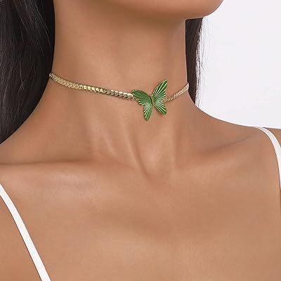 Collier cubain papillon goodrn chaîne cubaine vert simple et tendance pour femmes. DIAYTAR SENEGAL  : votre boutique en ligne discount préférée ! Faites des économies sur des articles essentiels pour votre vie quotidienne, de l'électroménager à l'informatique en passant par la mode et les gadgets. Ne cherchez plus, les meilleurs prix sont chez nous !