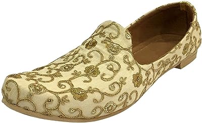 Punjabi jutti hommes mujari sherwani jooti chaussures de mariage marié jalsa. DIAYTAR SENEGAL  est votre guichet unique pour des produits discount de haute qualité. Parcourez notre large sélection d'articles, allant des appareils électroménagers essentiels aux produits informatiques, en passant par les accessoires mode et les gadgets dernier cri, tout en profitant de prix imbattables.