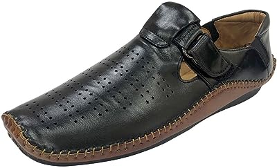 Chaussures punjabi jutti pour hommes élégantes et respirantes mojari pakistanaises ethniques. Envie d'être à la pointe de la mode sans dépenser une fortune ? DIAYTAR SENEGAL  vous propose une sélection de vêtements et accessoires tendance à prix cassés. Que vous cherchiez des tenues pour toute la famille ou des pièces uniques pour vous démarquer, notre boutique en ligne généraliste vous garantit des achats mode discount qui feront sensation.