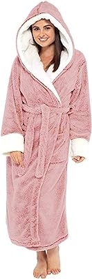 Robes pour femmes robe de nuit hiver peluche châle allongé. Faites des économies intelligentes avec DIAYTAR SENEGAL  - la boutique en ligne qui réunit tous vos besoins essentiels à des prix imbattables. Explorez notre vaste gamme de produits de la maison, de l'électroménager à l'informatique en passant par la mode et les gadgets, et découvrez comment prendre soin de votre budget sans faire de compromis sur la qualité.