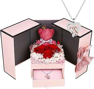 Coffret cadeau rose préservée comprenant un collier avec pendentif en forme de cœur. Trouvez les meilleures affaires en ligne chez DIAYTAR SENEGAL  - une boutique généraliste offrant une variété de produits discount allant de l'électroménager aux articles high-tech, sans oublier les vêtements et les accessoires tendances. Découvrez un choix incroyable de produits de qualité à des prix imbattables !