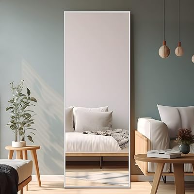 Miroir de sol pleine longueur nutibe avec support sur pied pour chambre. Découvrez DIAYTAR SENEGAL, la référence en matière d'achat malin en ligne, vous proposant une large gamme de produits allant de la mode aux articles informatiques, avec des réductions exceptionnelles.