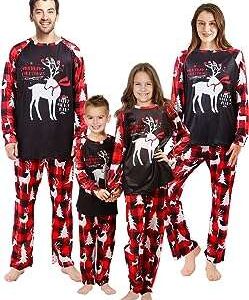 Ensemble pyjama familial. Faites des économies sans compromis sur la qualité avec DIAYTAR SENEGAL  ! Trouvez tout ce dont vous avez besoin, de l'électroménager aux gadgets high-tech en passant par les accessoires de mode, le tout à des prix défiant toute concurrence. Visitez notre boutique en ligne et découvrez un large choix de produits discount pour améliorer votre quotidien.