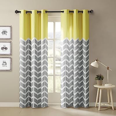 Rideaux imprimés à chevrons jaunes et gris au design intelligent pour salon ou chambre. Bienvenue chez DIAYTAR SENEGAL, la boutique en ligne où vous pouvez trouver tout ce dont vous avez besoin à des prix défiant toute concurrence. Découvrez notre vaste gamme de produits discount, que ce soit des articles pour la maison, de l'électroménager, de l'informatique, de la mode ou des gadgets. Faites des économies sur tous vos achats grâce à DIAYTAR SENEGAL .