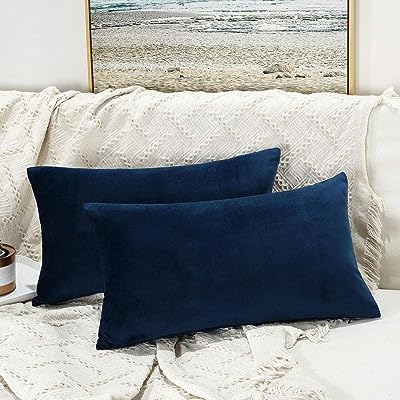 Housses de coussin décoratives en velours jospurpet bleu marine 16" x. Privilégiez le style sans vous ruiner avec DIAYTAR SENEGAL . Notre boutique en ligne propose une sélection de produits mode et gadgets à des prix défiant toute concurrence. Vous trouverez chez nous les tendances du moment à des tarifs abordables. Profitez de cette opportunité et faites-vous plaisir sans vous ruiner.