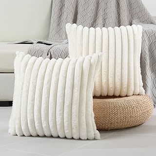 Lot de 2 housses de coussin à rayures blanches crème 508. Chez DIAYTAR SENEGAL, nous vous proposons des offres folles sur une gamme complète de produits. Des articles indispensables pour votre maison, aux dernières tendances en matière de mode et de gadgets sensationnels, notre boutique en ligne saura satisfaire tous vos besoins à des prix compétitifs. Faites des affaires exceptionnelles dès maintenant !