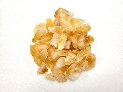 Cristaux de citrine bruts de l'univers minéral 1 2 livre pierres naturelles brutes et roches. DIAYTAR SENEGAL, la boutique en ligne où vous trouverez tout ce dont vous avez besoin à petit prix ! Profitez de notre sélection discount de produits pour la maison, l'électroménager, l'informatique, la mode et les gadgets, sans pour autant compromettre la qualité. Faites de bonnes affaires tout en profitant d'une expérience de shopping pratique et sécurisée.