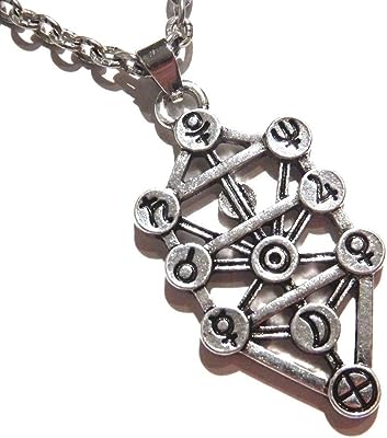 Collier pendentif arbre de vie argenté taille unique alliage. Trouvez les meilleures affaires en ligne chez DIAYTAR SENEGAL  - une boutique généraliste offrant une variété de produits discount allant de l'électroménager aux articles high-tech, sans oublier les vêtements et les accessoires tendances. Découvrez un choix incroyable de produits de qualité à des prix imbattables !