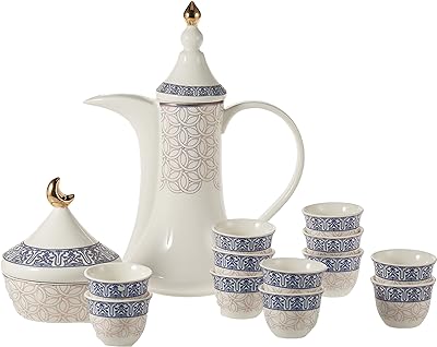 Service à café arabe en porcelaine stikana avec bol dallah et dattes avec couvercle de kahwa. Cherchez-vous à économiser tout en achetant des produits de qualité ? DIAYTAR SENEGAL  est là pour vous. Notre boutique en ligne généraliste offre une sélection variée de produits discount, allant des équipements pour la maison à l'informatique, en passant par l'électroménager et la mode. Ne payez pas plus cher ailleurs, explorez DIAYTAR SENEGAL  pour des bonnes affaires garanties.