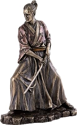 Top collection samouraï de collection médiéval boshi en statue de guerrier japonais avec épée. Ne payez pas le prix fort lorsque vous pouvez obtenir des produits discount de qualité chez DIAYTAR SENEGAL  ! Notre boutique en ligne généraliste regorge d'offres incroyables pour la maison, l'électroménager, l'informatique et la mode. Faites des économies dès maintenant et découvrez notre sélection à prix réduits.