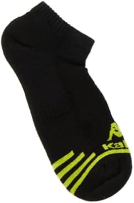Un ensemble de chaussettes hautes imprimées avec le logo de la marque kappa