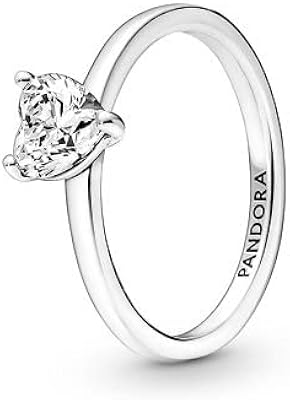 Bague en argent sterling en forme de cœur parsemée de pierres de zircone