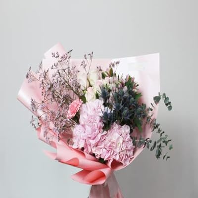 Un bouquet frais pour la saint-valentin d'intraflorame.com en forme de cœur délicat pour une livraison le jour même à dubaï. Diaytar Sénégal : Large gamme, petits prix, grande satisfaction