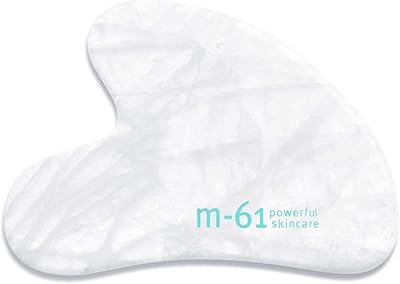 M-61 clear quartz gua sha - un masseur facial naturel rafraîchissant qui stimule