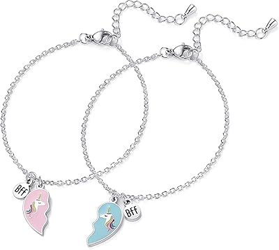 Un collier en forme de licorne en demi-cœur pour les amis, un cadeau
