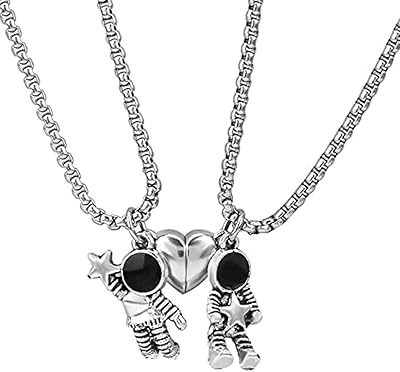 Collier en acier inoxydable pour couples avec un motif d'astronaute magnétique assorti, idéal
