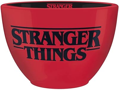 Tasse en céramique avec grand logo stranger things dans une boîte cadeau