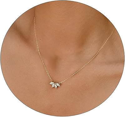 Collier de diamants pour femmes avec un design de feuille élégant plaqué or