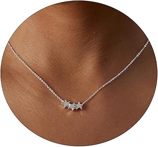 Collier élégant avec pendentif en forme de cœur et d'étoile délicat plaqué or
