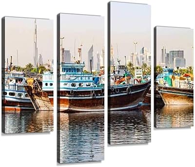 Le grain du bois traditionnel contraste avec les bâtiments modernes de dubaï, impression