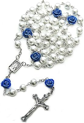 Un chapelet en perles composé de 6 roses adapté aux occasions religieuses