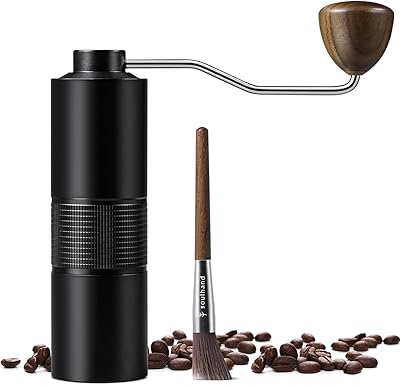 Moulin à café manuel soul hand avec brosse de nettoyage, moulin à grains de café manuel avec fraises coniques réglables en acier inoxydable pour aeropress, café goutte à goutte, expresso, presse française, verseur et infusion turque. Diaytar : Parce que vous méritez le meilleur sans vous ruiner