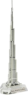 Un chef-d'œuvre décoratif en forme de burj khalifa avec une base pour l'installation