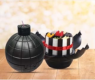 Une boîte à gâteaux inattendue en forme de bombe en plastique de cherni