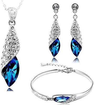 Ensemble de bijoux en métal non précieux pour femme conçu par le créateur