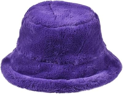Chapeau bob moelleux cerise sur le dessus