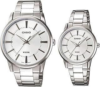 Un ensemble de montres unisexes de "casio" avec un design classique un bracelet