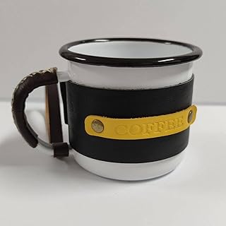 Tasse à café en céramique isolée au design nordique instagram avec couvercle
