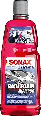 Le shampooing mousse extrêmement riche sonax (1 l) produit un tapis en épaisse