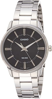 Un ensemble de montres pour les deux sexes de "casio" avec un bracelet