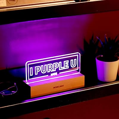 Lampe de nuit memelite "i purple you" avec base en bois de bts