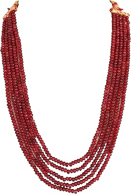 Un collier de perles en pierre de rubis véritable multicolore à cinq couches