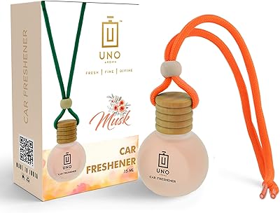 Désodorisant pour voiture uno aroma avec parfum d'huiles essentielles dans une bouteille