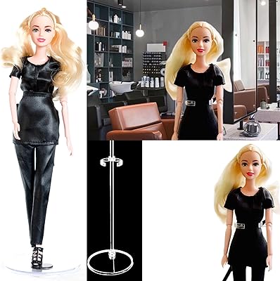 Poupée de styliste professionnelle en coiffure et maquillage tenant des outils de beauté
