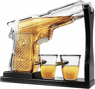 Carafe de bouteille de whisky pistolet avec verres à balles. ensemble de carafe