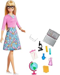 ​une poupée blonde sur le thème de l'enseignante avec 10 accessoires éducatifs