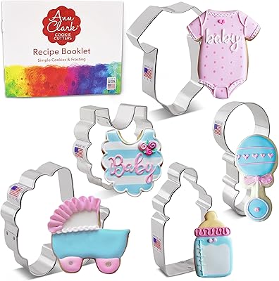 Ensemble emporte-pièce 5 pièces pour fête prénatale ann clark avec livret de recettes