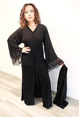 Abaya noire élégante avec des perles noires suspendues à des manches en filet