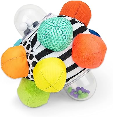 Un ballon avec des bosses de développement dans des couleurs et des motifs